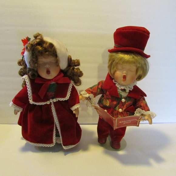 Other - set of 2 Christmas caroler dolls boy and girl couple winter decoration